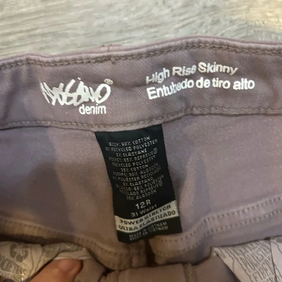 Mossimo Supply Co. Women's size 12 high rise Skinny Jeans in Lavender - Picture 5 of 6